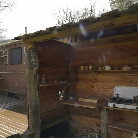 Bus Vintage Pour Retraite En Solo A Bugarach