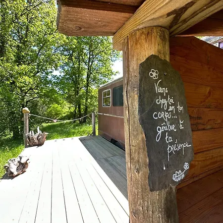 Bus Vintage Pour Retraite En Solo A Apartamento Bugarach